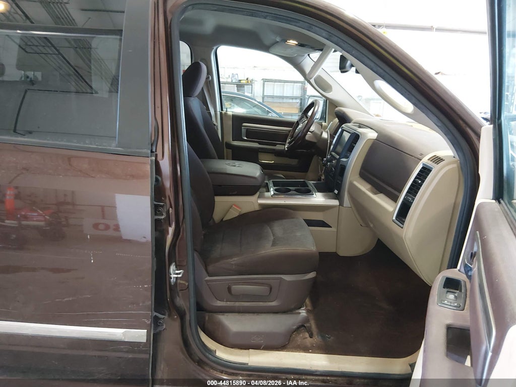 2015 Ram 1500 SLT photo 5