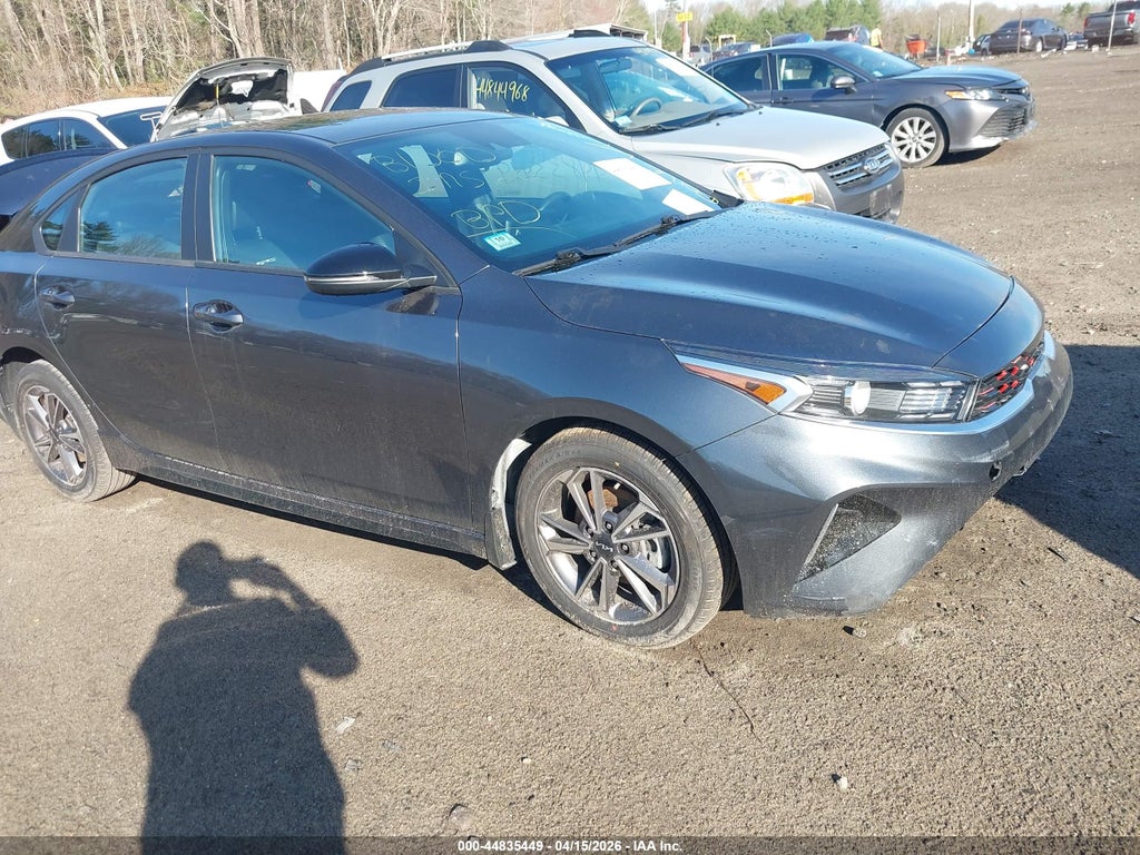 2023 Kia Forte GT-Line photo 1