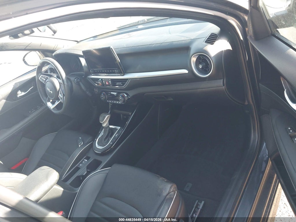 2023 Kia Forte GT-Line photo 5