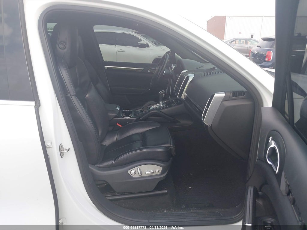 2012 Porsche Cayenne photo 5