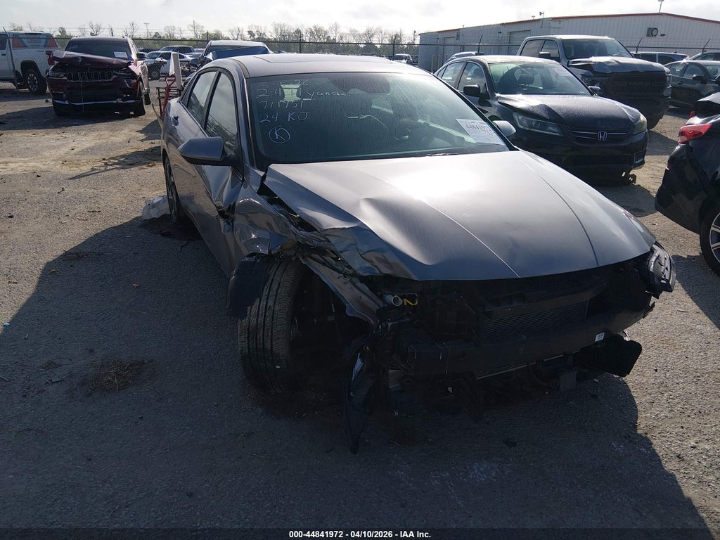 2024 Hyundai Elantra SEL photo 1