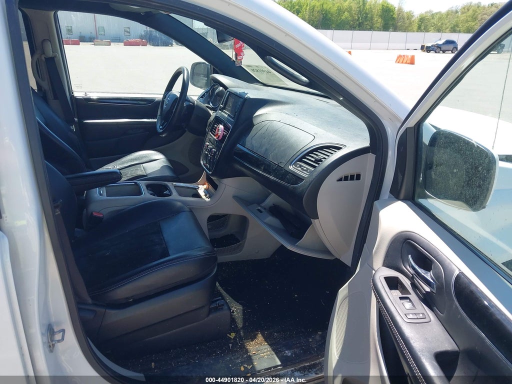 2017 Dodge Grand Caravan SXT photo 5