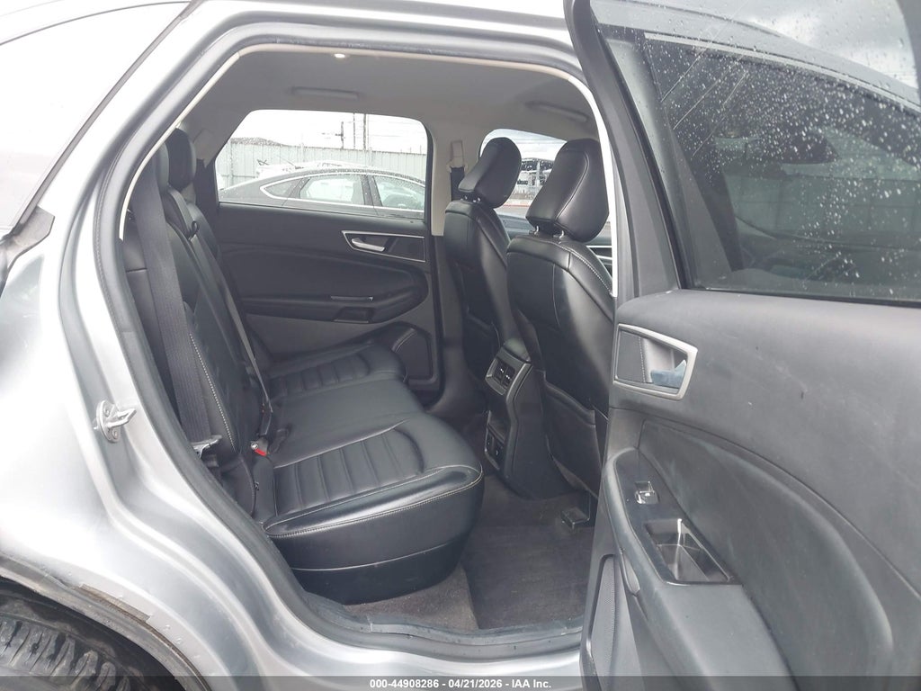 2020 Ford Edge SEL photo 8