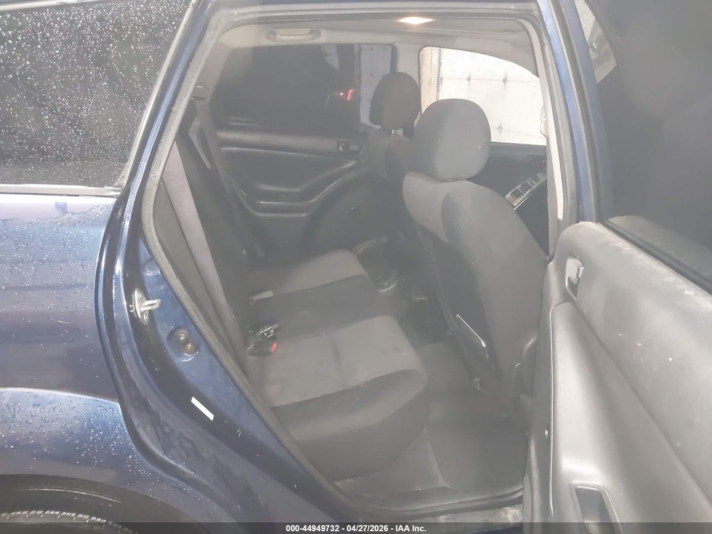 2004 Pontiac Vibe photo 8