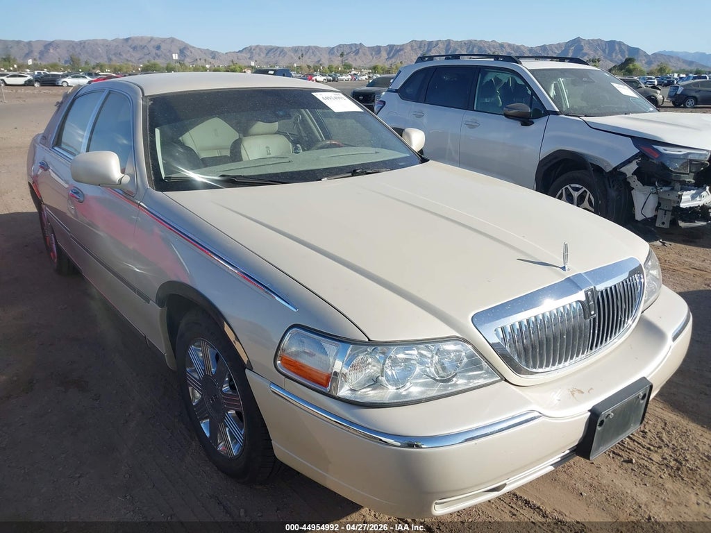 2003 LINCOLN TOWN CAR