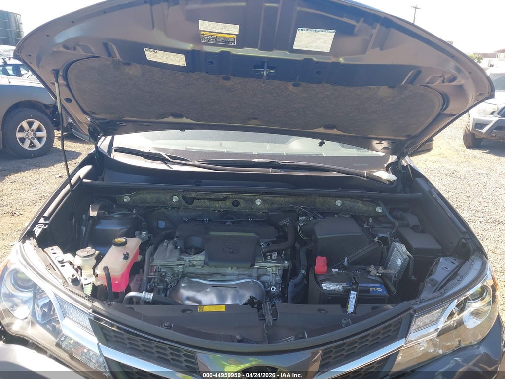 2014 Toyota RAV4 LE photo 10