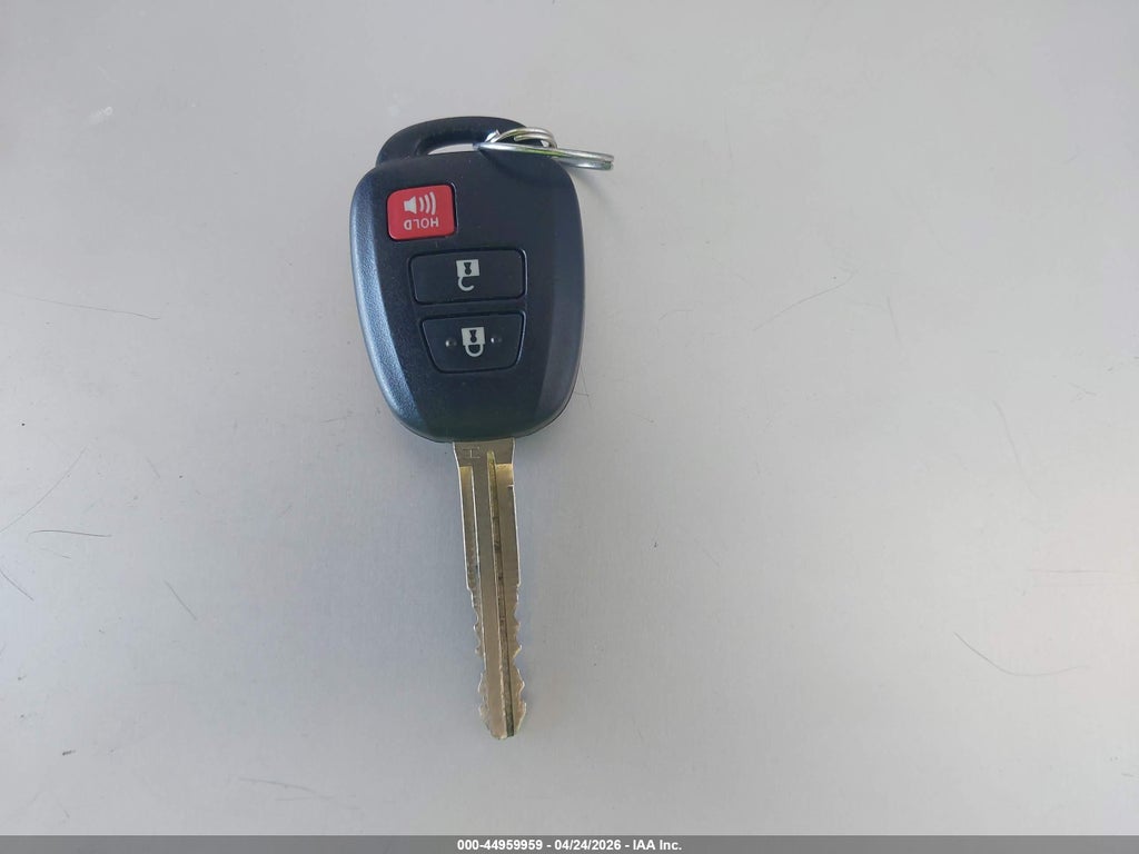 2014 Toyota RAV4 LE photo 11