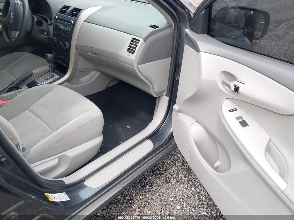 2010 Toyota Corolla LE/S/XLE photo 5