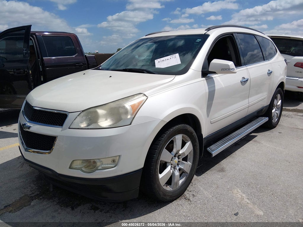 2012 Chevrolet Traverse 1LT photo 2