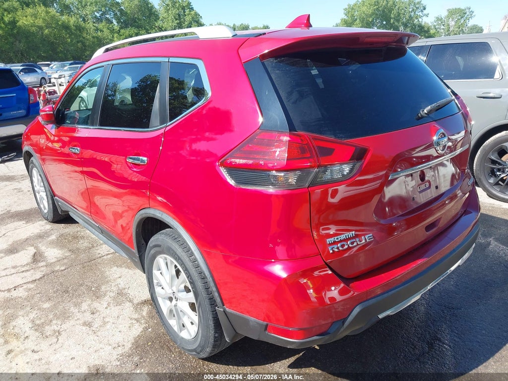 2017 Nissan Rogue SV photo 3