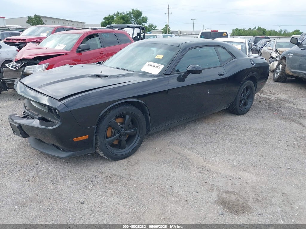 2013 Dodge Challenger R/T photo 2