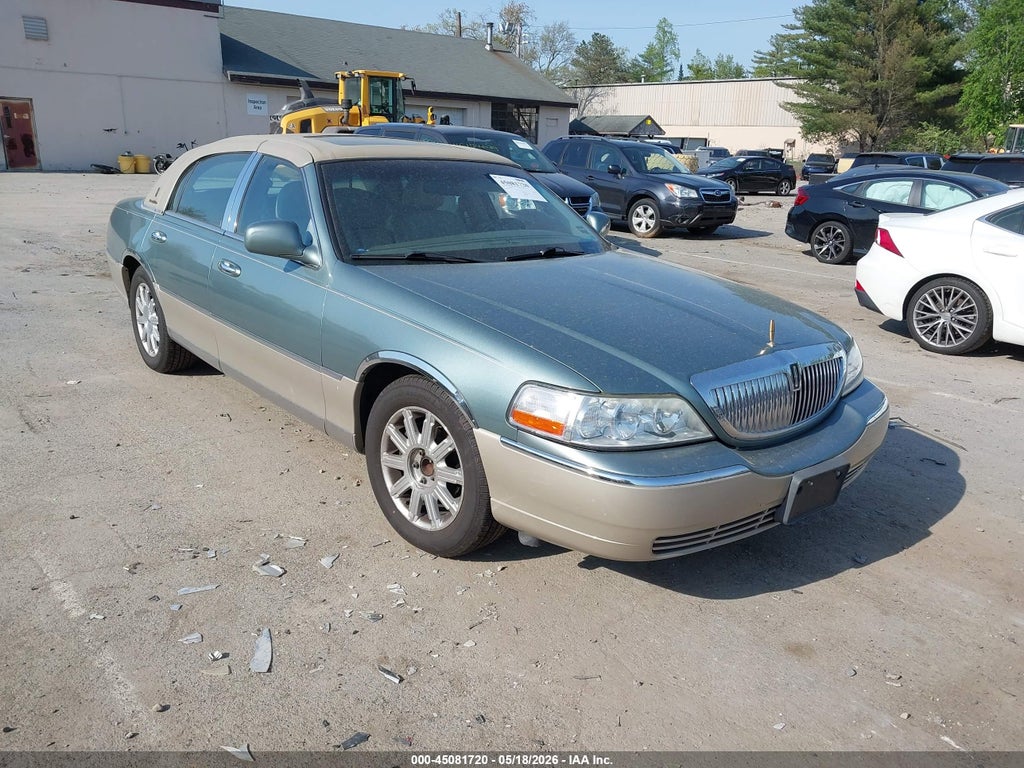 2005 LINCOLN TOWN CAR