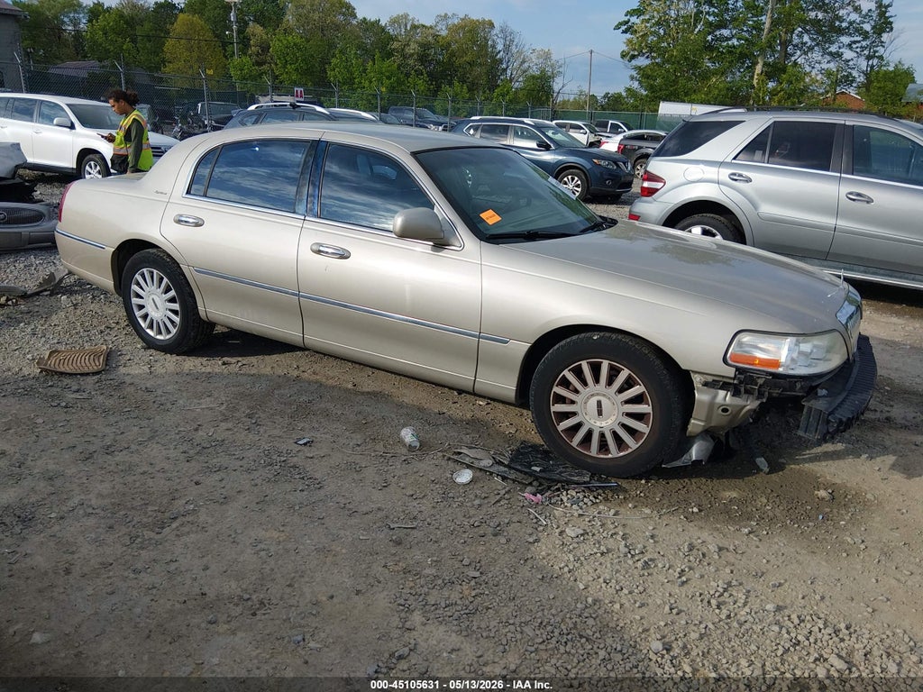 2005 LINCOLN TOWN CAR