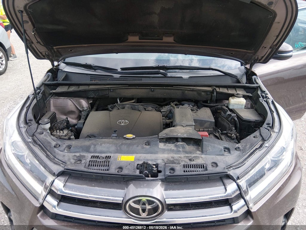 2017 Toyota Highlander Limited photo 10