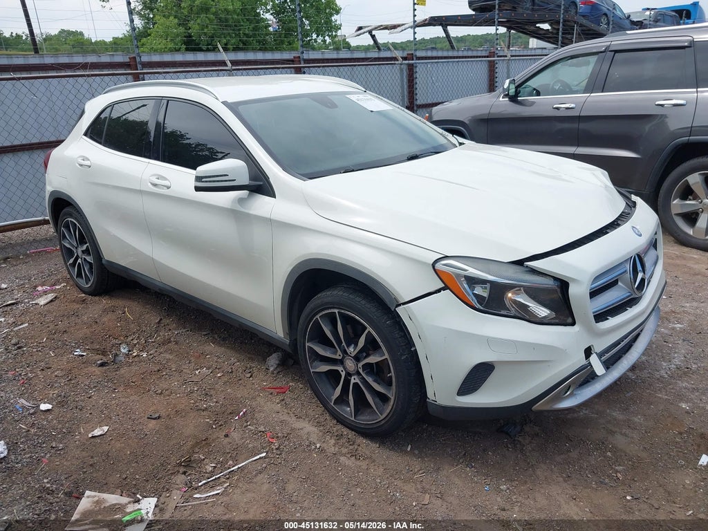2015 Mercedes-Benz GLA 250 4MATIC photo 1