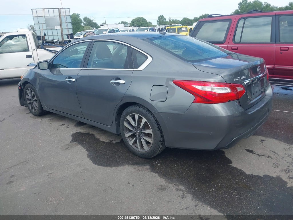 2017 Nissan Altima 2.5 SV photo 3