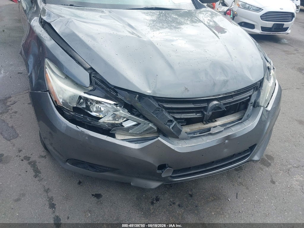 2017 Nissan Altima 2.5 SV photo 6