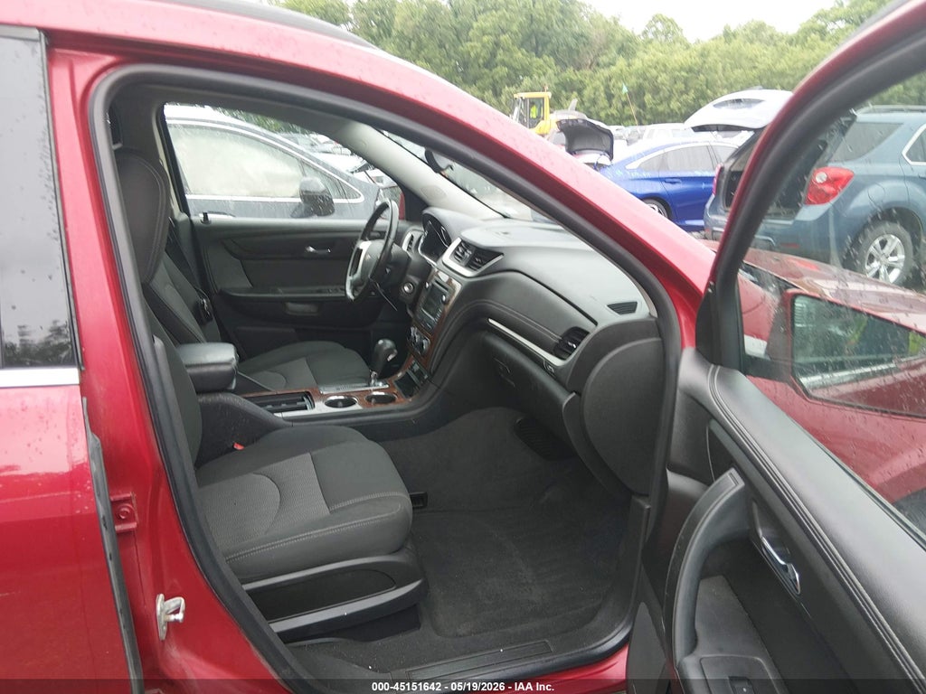 2013 Chevrolet Traverse 1LT photo 5
