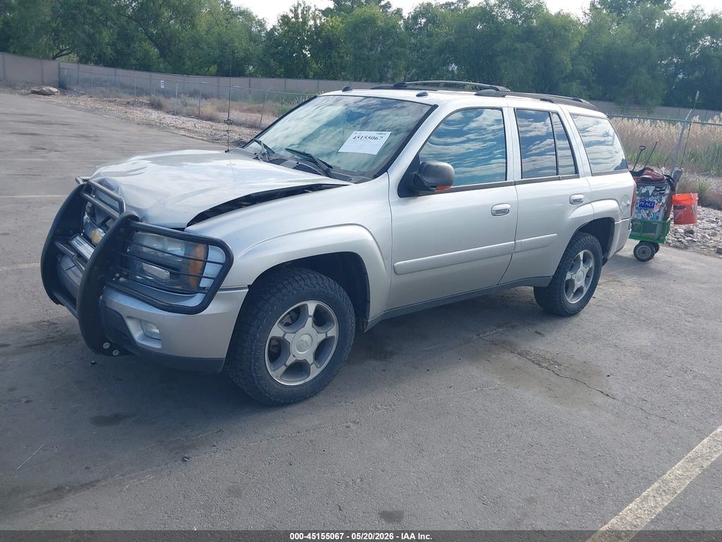 2005 Chevrolet Trailblazer LT photo 2