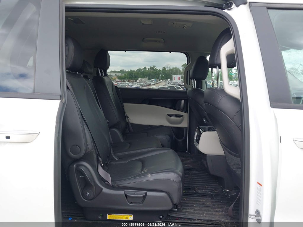 2024 Kia Carnival MPV EX photo 8