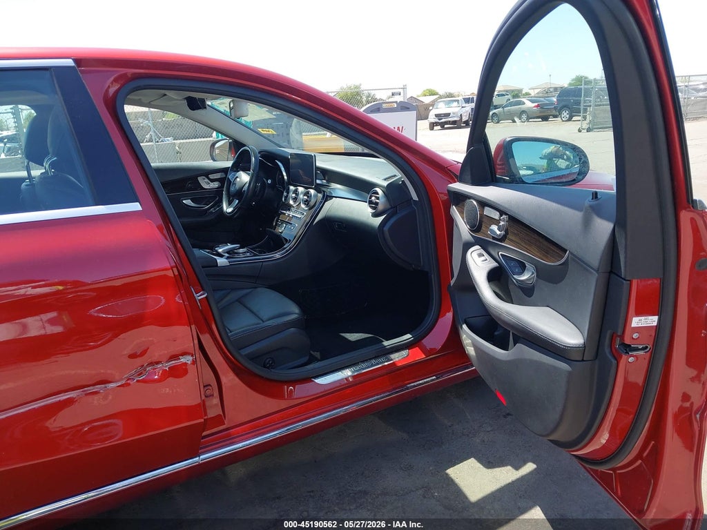 2016 Mercedes-Benz C 300 Luxury 4MATIC photo 5