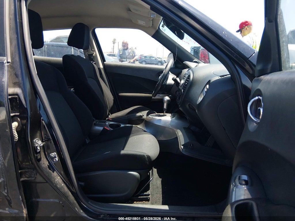 2011 Nissan Juke S photo 5