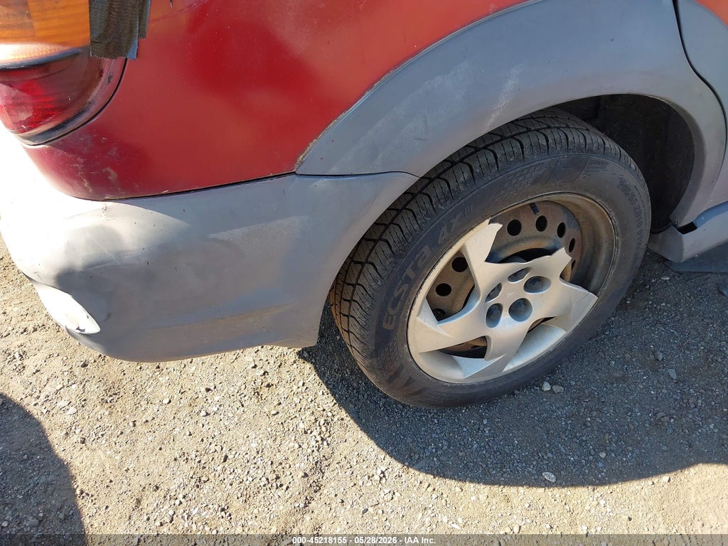 2004 Pontiac Vibe photo 6