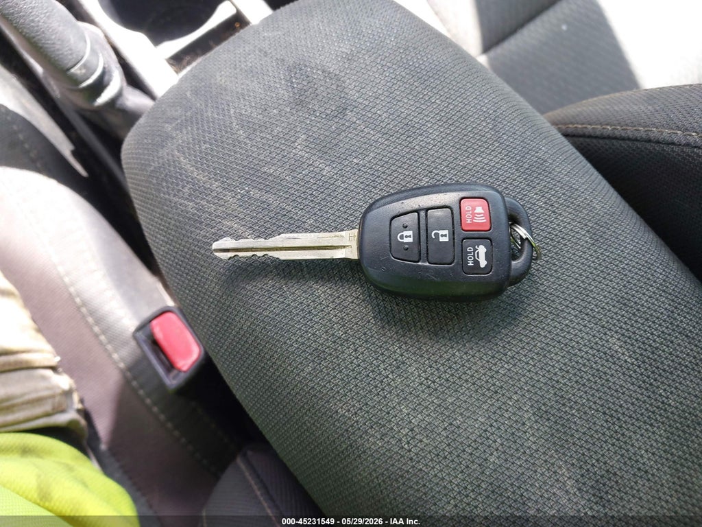 2018 Toyota Corolla LE photo 11