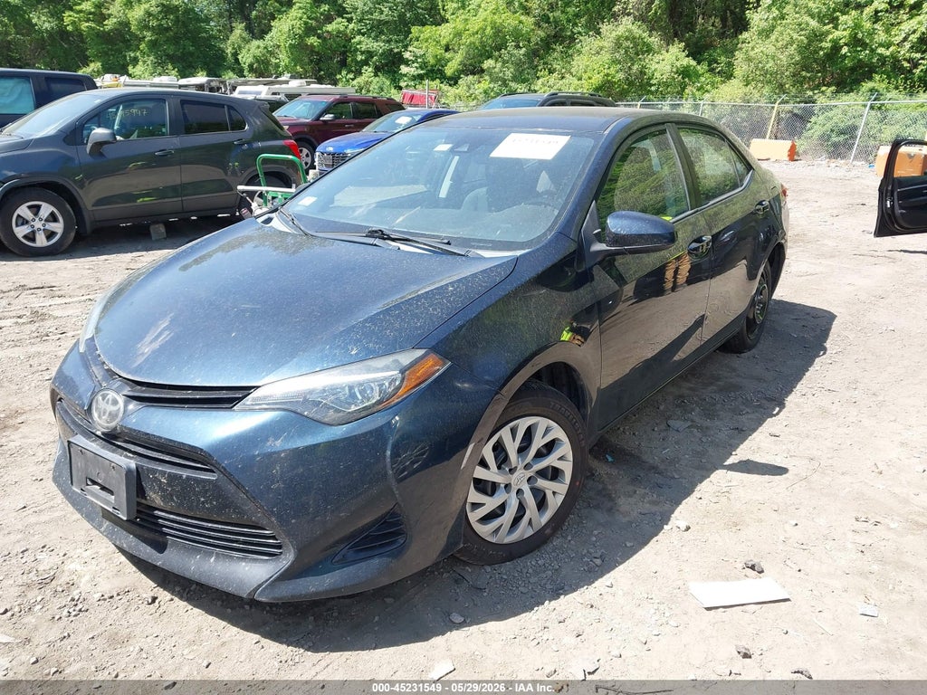 2018 Toyota Corolla LE photo 2