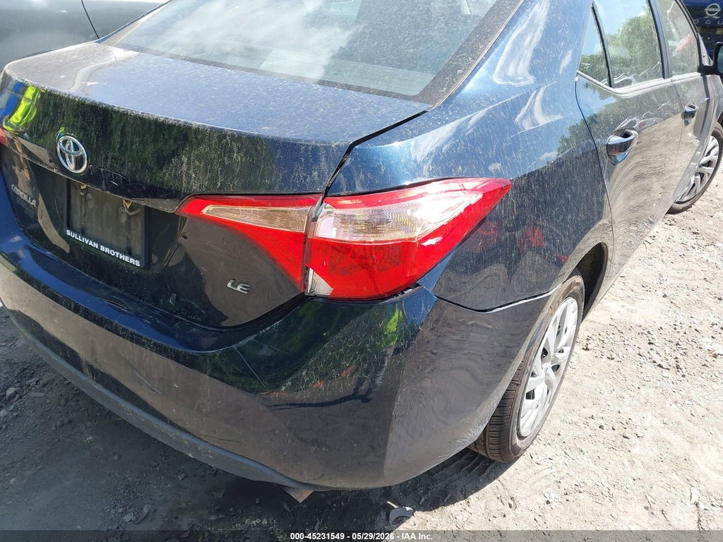 2018 Toyota Corolla LE photo 6