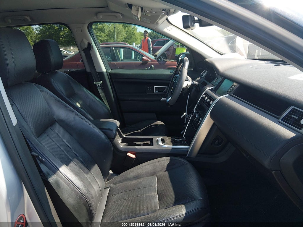 2017 Land Rover Discovery Sport HSE photo 5
