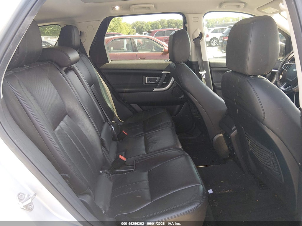 2017 Land Rover Discovery Sport HSE photo 8