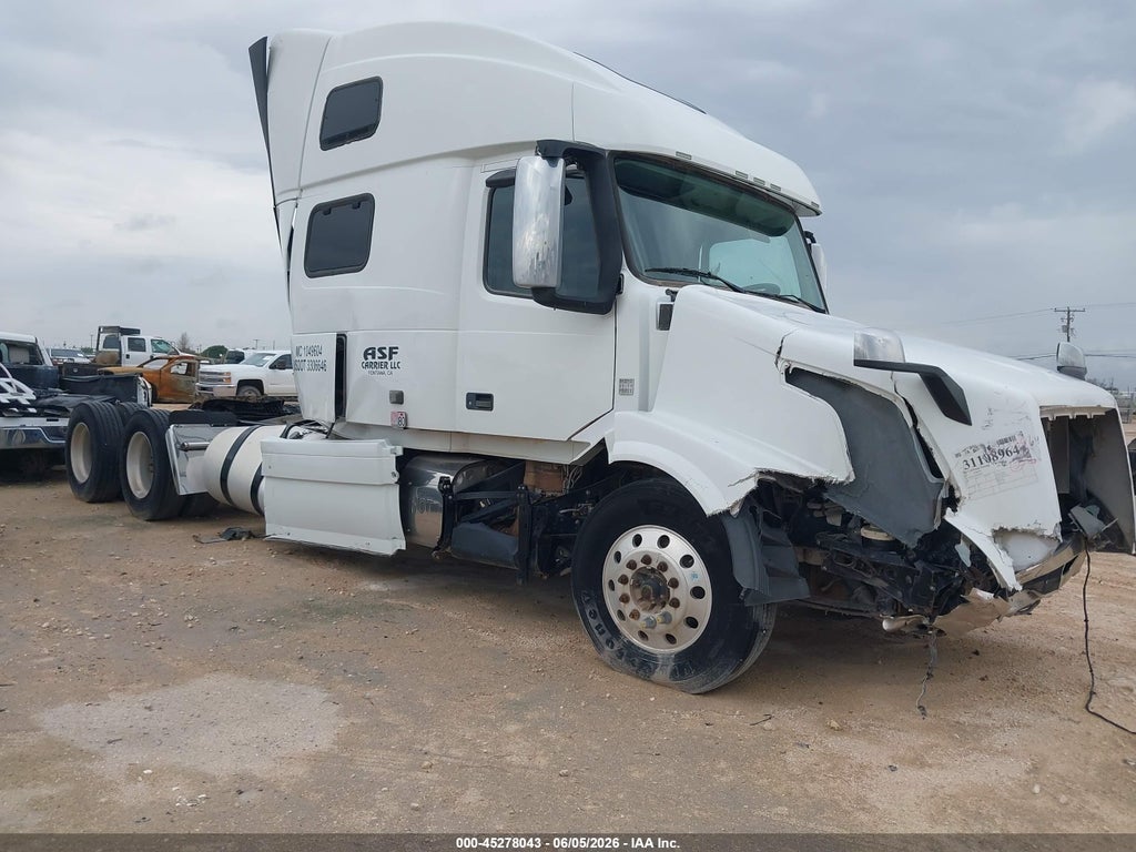 2014 VOLVO VN