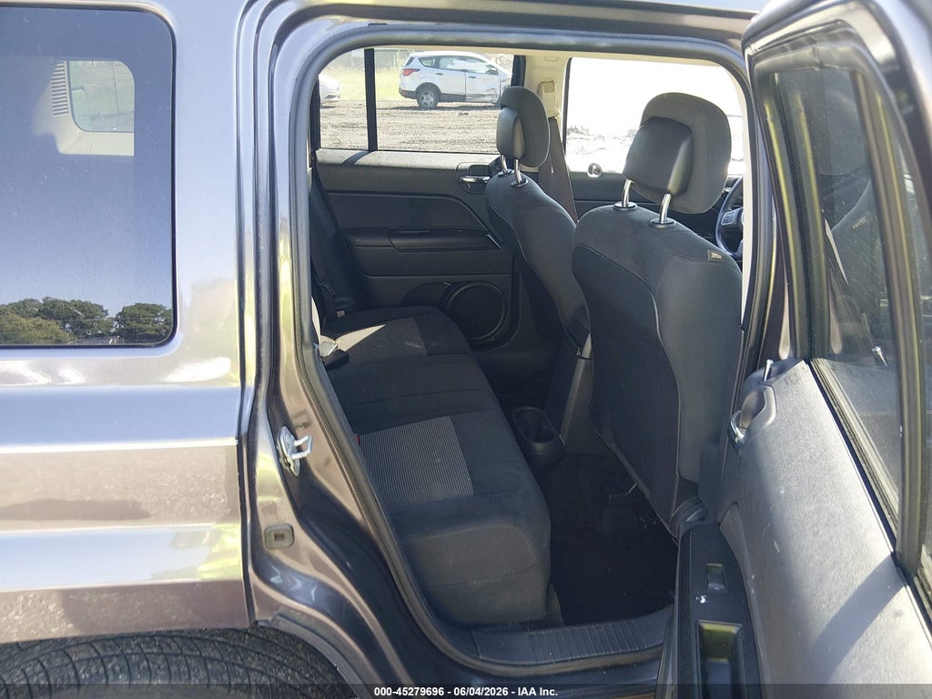 2016 Jeep Patriot Latitude photo 8