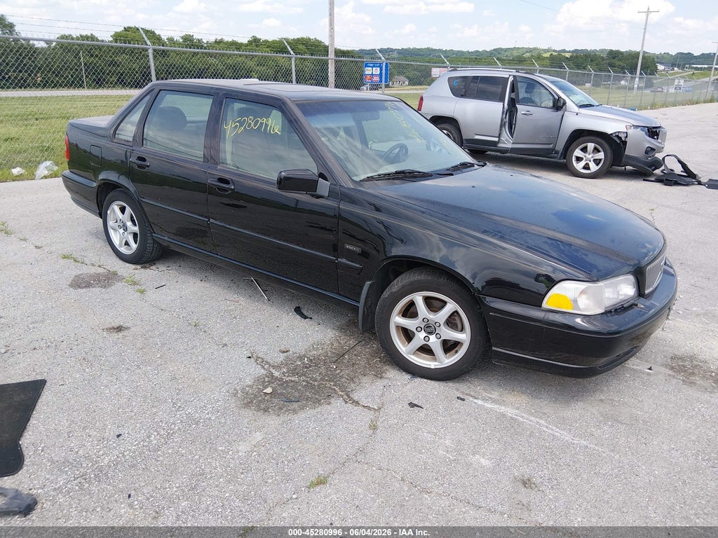 1998 VOLVO S70