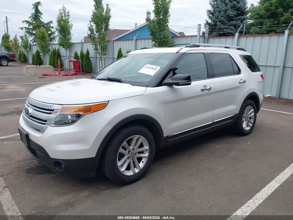 2011 Ford Explorer XLT photo 2