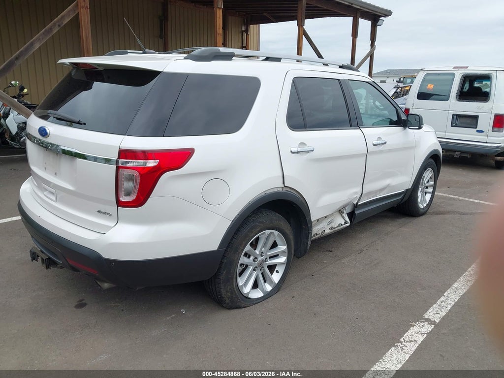 2011 Ford Explorer XLT photo 4