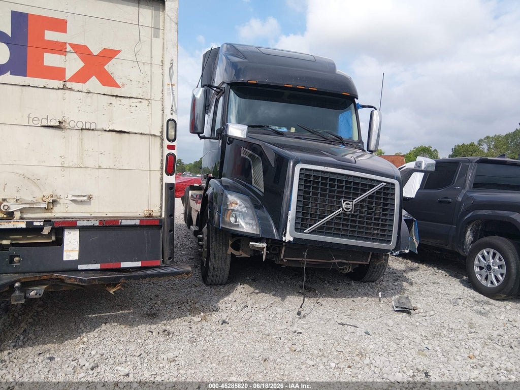 2014 VOLVO VN