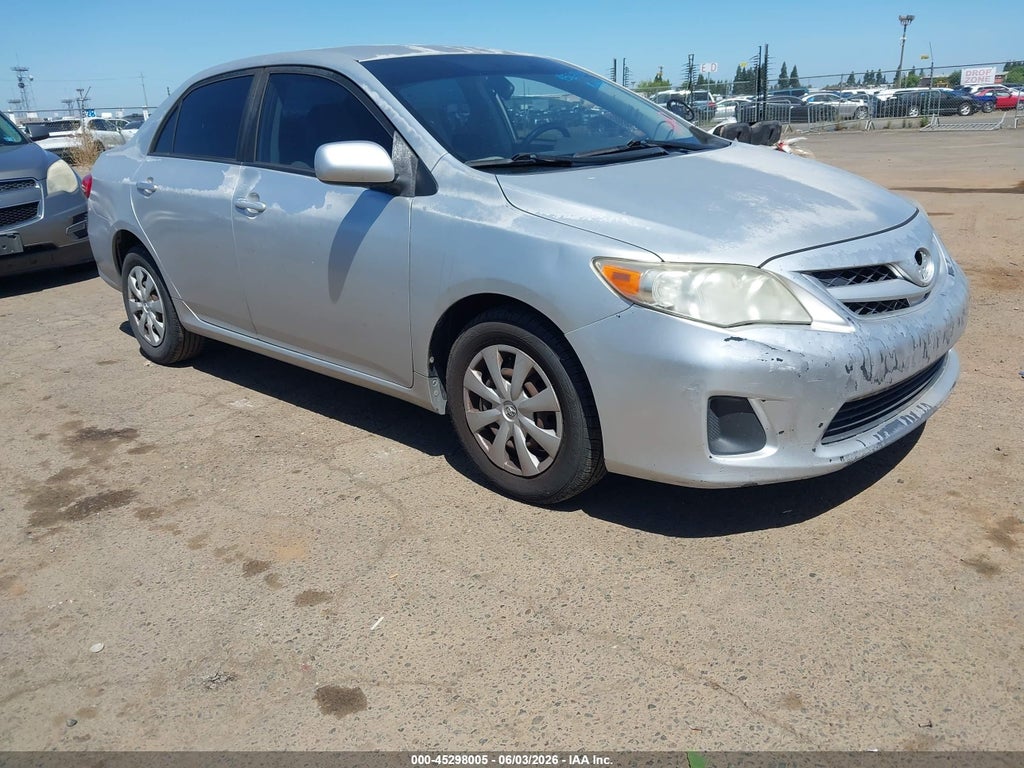 2011 Toyota Corolla LE photo 1