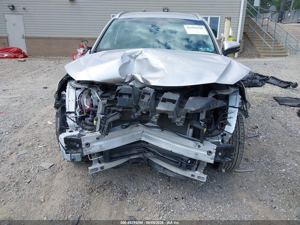 2023 Toyota Venza XLE photo 6