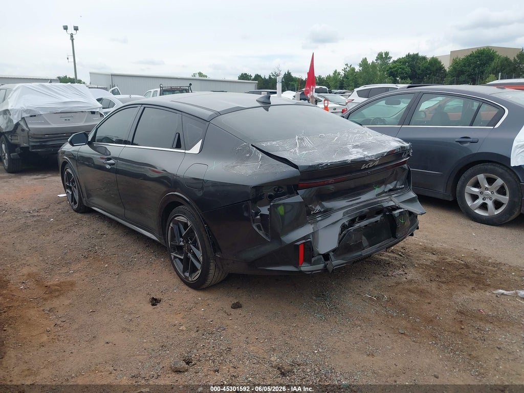 2025 Kia K4 GT-Line photo 3