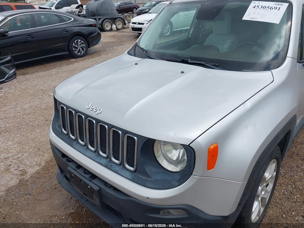 2015 Jeep Renegade Latitude photo 6