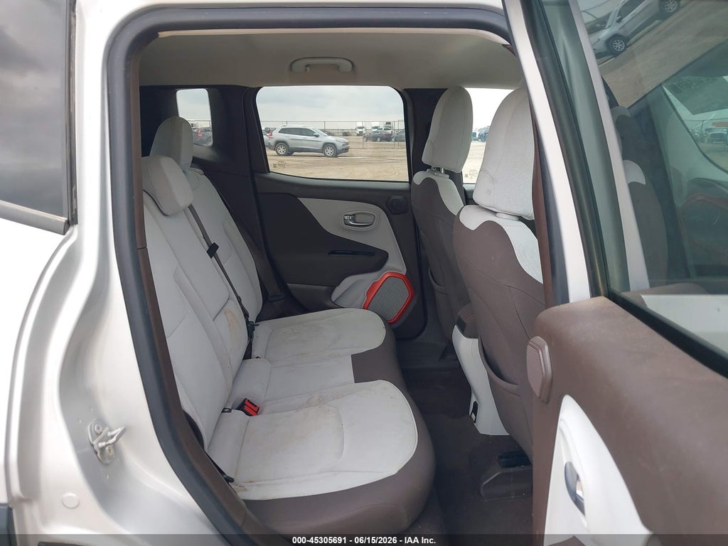 2015 Jeep Renegade Latitude photo 8