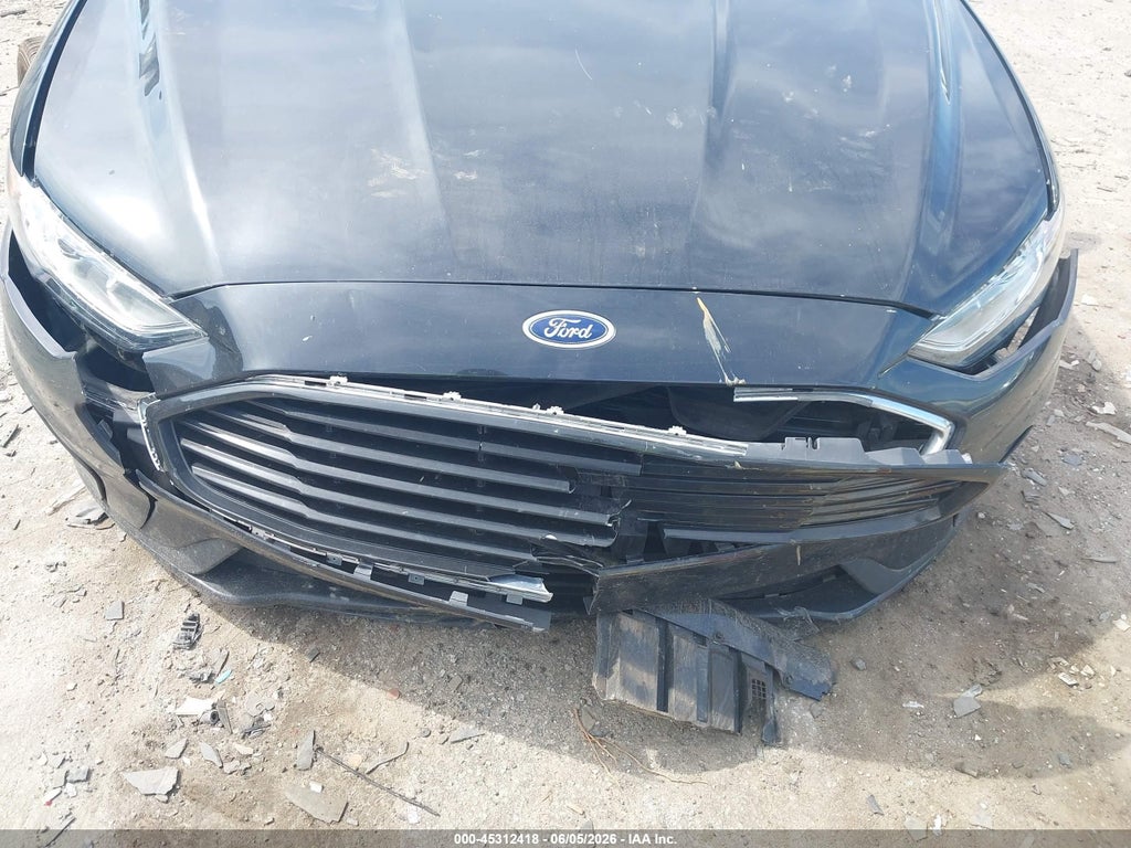 2020 Ford Fusion SE photo 6