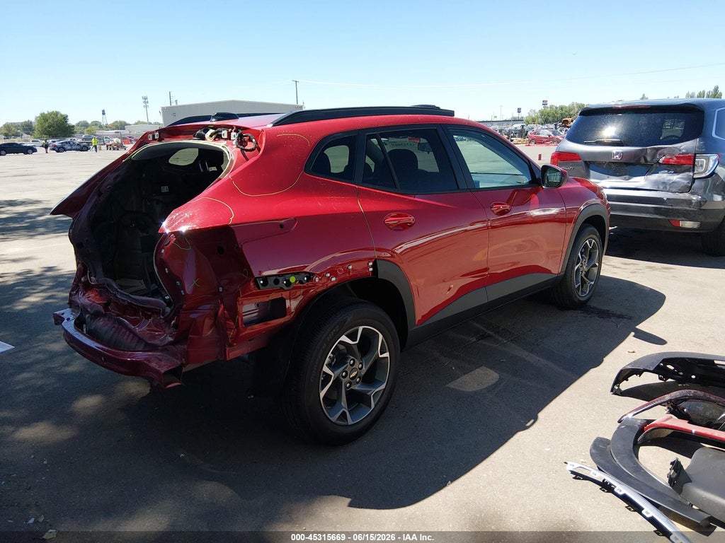 2026 Chevrolet Trax FWD LT photo 4