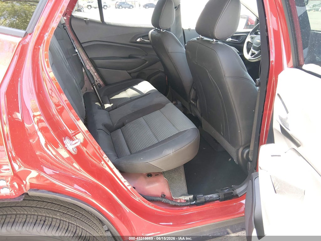 2026 Chevrolet Trax FWD LT photo 8