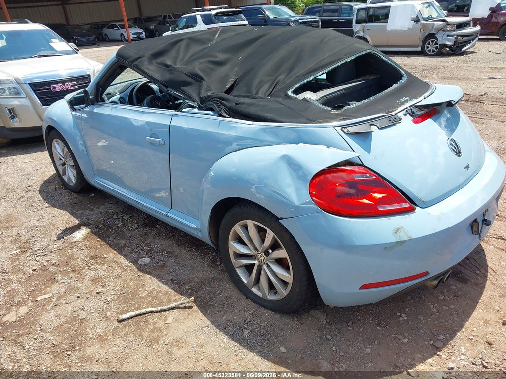 2013 Volkswagen Beetle 2.0L TDI photo 3