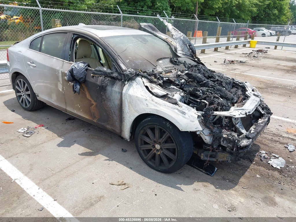 2015 VOLVO S60