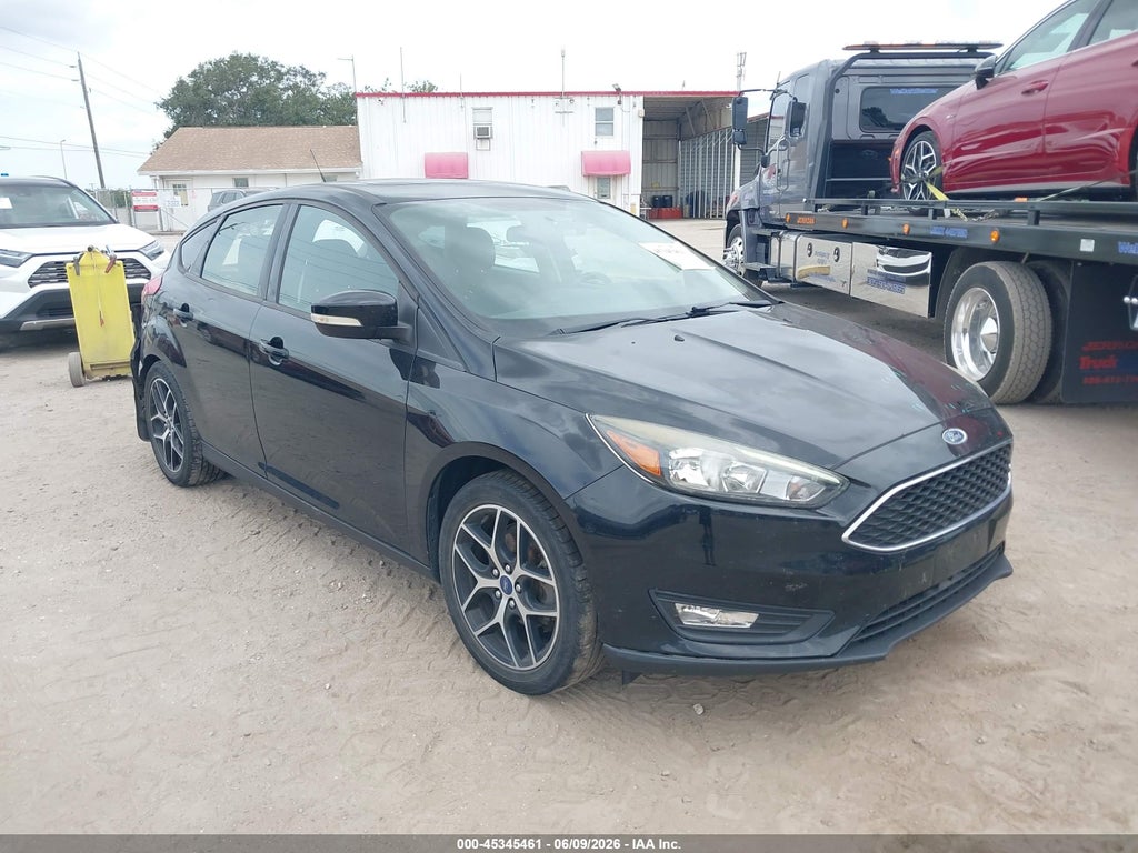 2017 Ford Focus SEL photo 1
