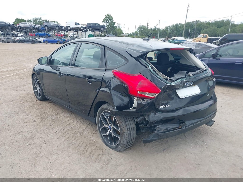 2017 Ford Focus SEL photo 3